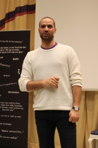 Marco Elsafadi fokuserte på relasjonsbygging i sitt foredrag.